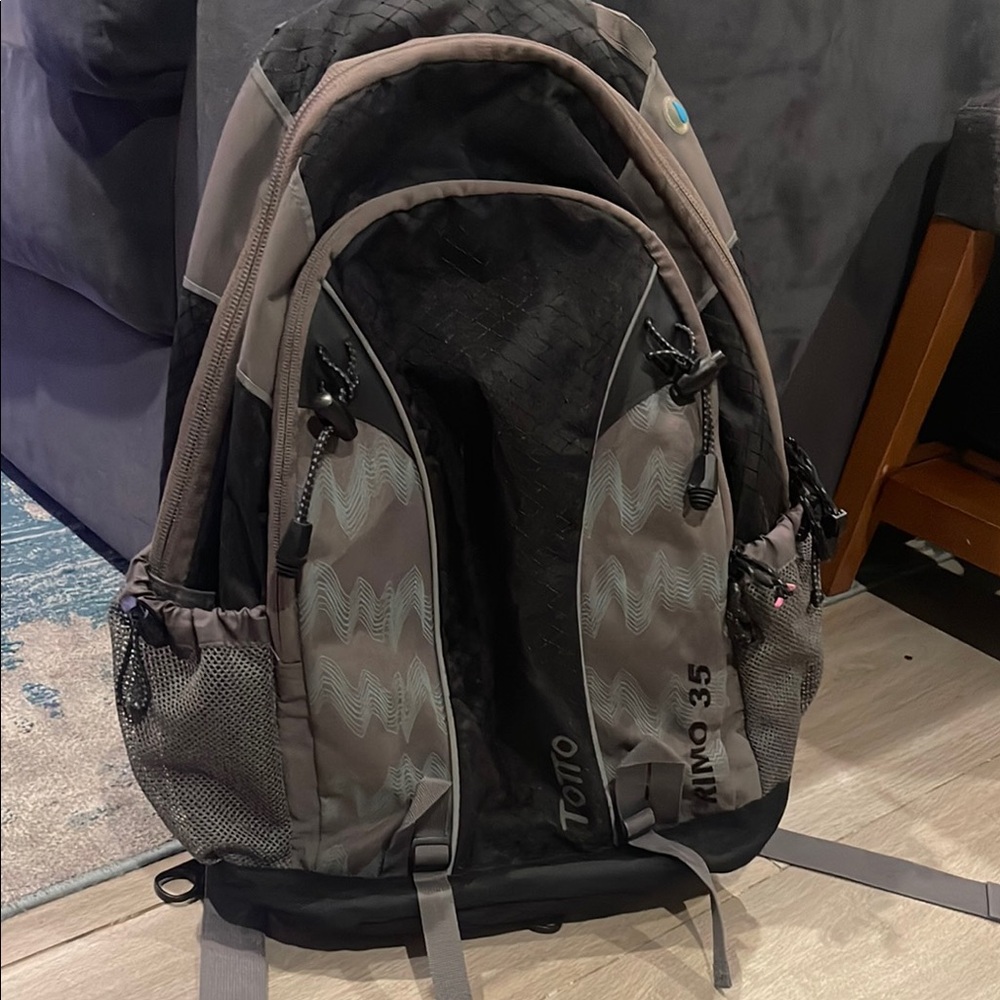 TOTTO 35 Men’s Backpack - Black and Gray